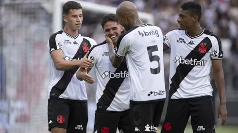 Lateral-direito Paulinho, de 19 anos, marcou no empate com o Nova Iguaçu em 1 a 1 pelo Cariocão