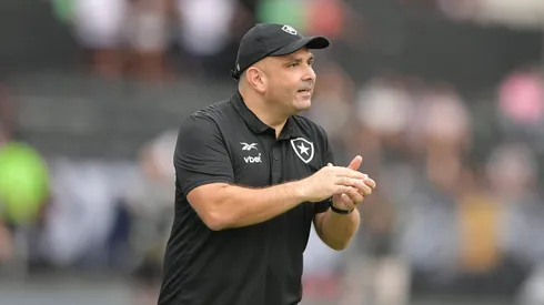 Carlos Leiria tecnico do Botafogo durante partida contra o Maricá. Foto: Thiago Ribeiro/AGIF