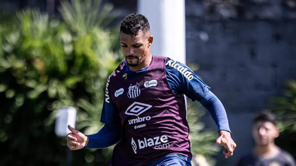 Zé Ivaldo treinando no CT. Foto: Raul Baretta/ Santos FC.