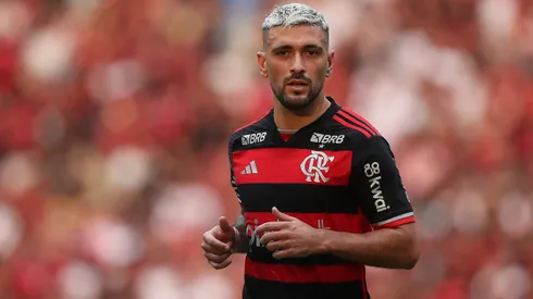 RIO DE JANEIRO, BRAZIL – OCTOBER 26: Giorgian de Arrascaeta of Flamengo looks on during the match between Flamengo and Juventude as part of Brasileirao 2024 at Maracana Stadium on October 26, 2024 in Rio de Janeiro, Brazil. (Photo by Wagner Meier/Getty Images)