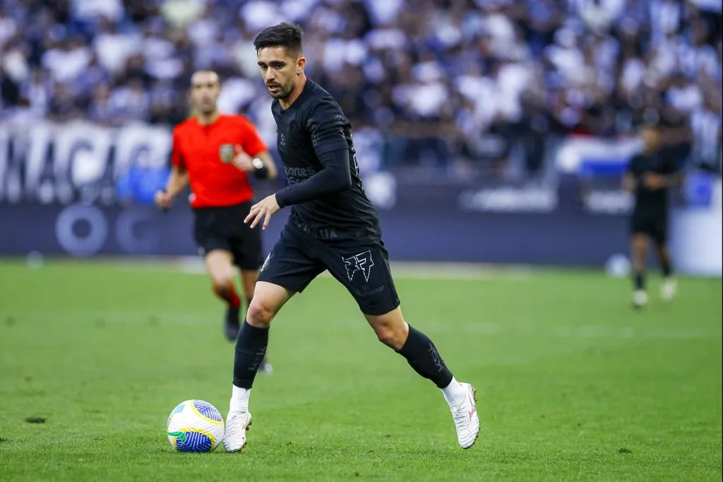 Coronado pode receber uma chance entre os 11 titulares. Foto: Marco Miatelo/AGIF