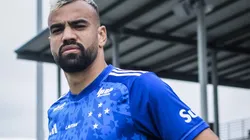Fabricio Bruno em sua chegada ao Cruzeiro - Foto: Gustavo Aleixo/ Cruzeiro