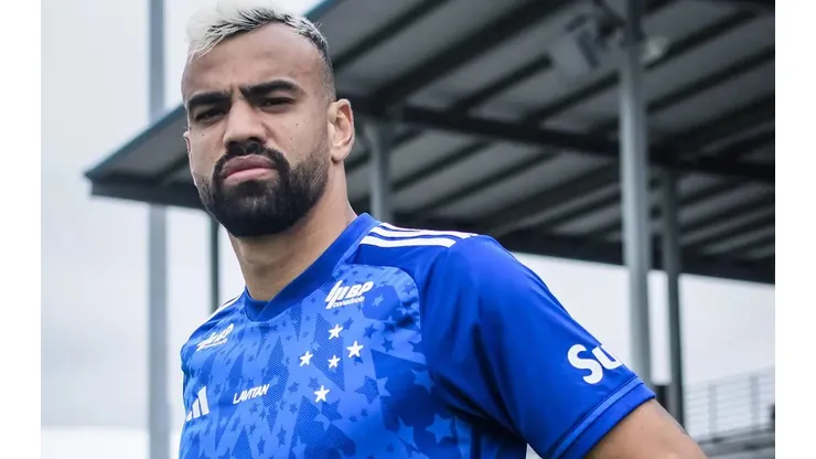 Fabricio Bruno em sua chegada ao Cruzeiro - Foto: Gustavo Aleixo/ Cruzeiro