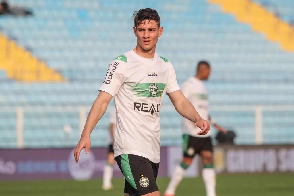 Natanael em partida pelo Coritiba. Foto: Lucas Gabriel Cardoso/AGIF
