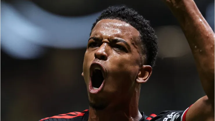 Carlinhos, atacante do Flamengo - Foto: Gilson Lobo/AGIF.