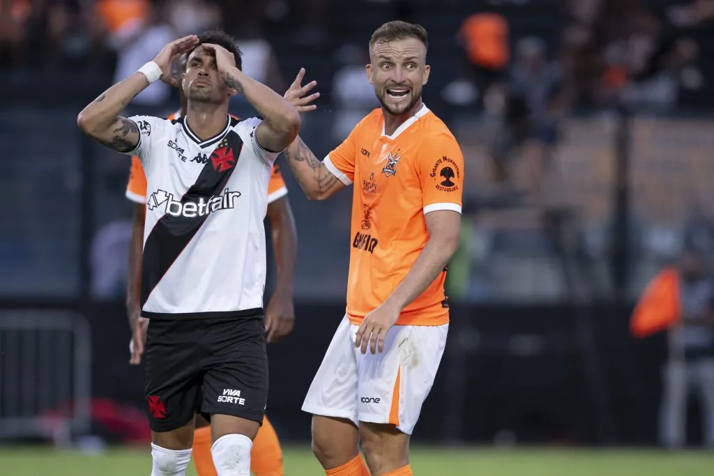 Serginho jogou contra o Nova Iguaçu, na estreia do Vasco no Cariocão 2025. Foto: Jorge Rodrigues/AGIF