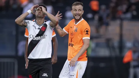 Serginho jogador do Vasco lamenta durante partida contra o Nova Iguacu. Foto: Jorge Rodrigues/AGIF