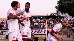 Jogadores da base do São Pauloo comemoram goleada sobre o América-RN e classificação para terceira fase da Copinha 2025