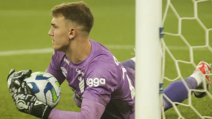 Leo Linck, goleiro do Athletico-PR é o novo reforço garantido para temporada 2025