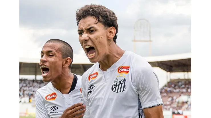Joias da base Sub-20 do Santos comemoram classificação na Copinha 2025, com vitória sobre o São José-RS