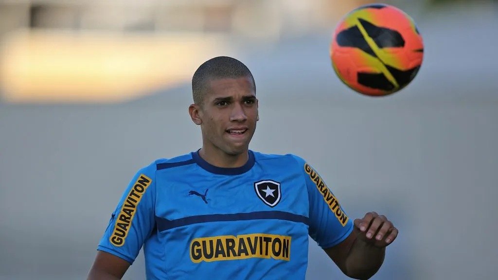 Dória foi contatado pelo Botafogo - Foto: Satiro Sodre/AGIF.