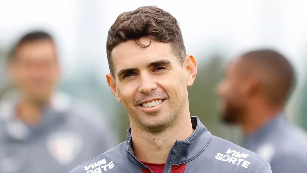 Oscar foi o grande nome da janela do São Paulo