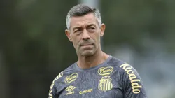 Pedro Caixinha durante treinamento no CT Rei Pelé.