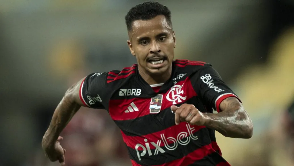 Allan deixa a desejar no Flamengo - Foto: Jorge Rodrigues/AGIF.