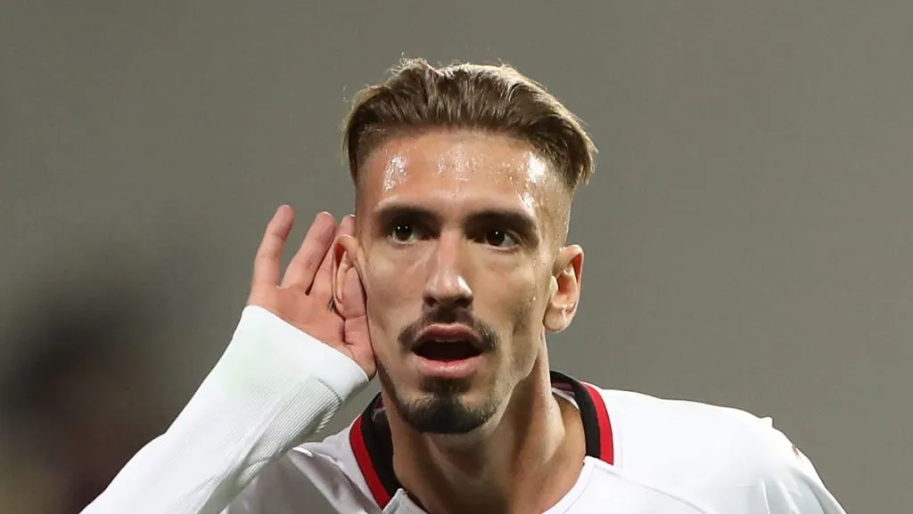 Foto: Marco Luzzani/Getty Images – Atacante ex-Milan foi oferecido aos dirigentes santistas.