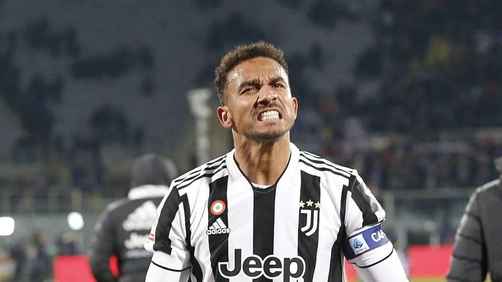 Foto: Gabriele Maltinti/Getty Images – Danilo encaminou saída da Velha Senhora, mas não deve virar reforço do Flamengo.