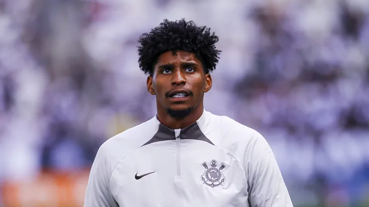 Hugo Souza é o titular com Ramón Díaz