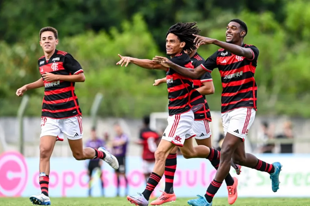 Os Garotos do Ninho, tiveram uma estreia promissora em goleada sobre o Cruzeiro-PB, por 5 a 0, no estádio Nogueirão, em Mogi das Cruzes-SP. Foto: Nayra Halm/Flamengo