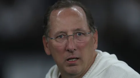 Botafogo, de Textor, perdeu concorrência com o Santos pela contratação de Benjamín Rollheiser