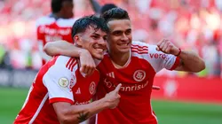 Bernabei ao lado de Borré pelo Internacional