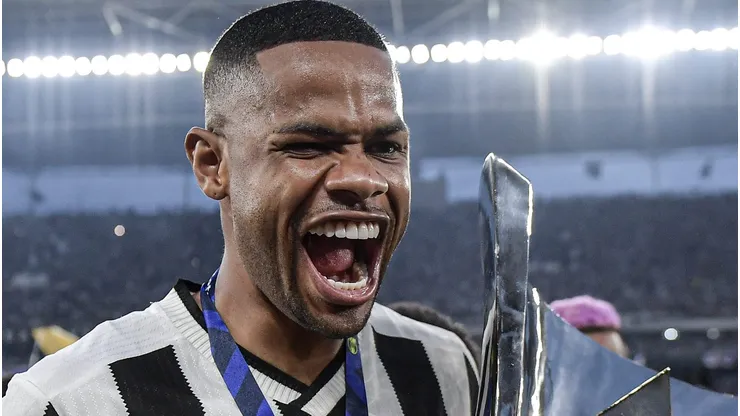 Botafogo pode vender Júnior Santos ao Atlético-MG.
