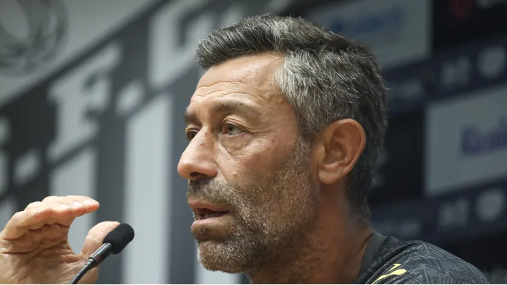 Pedro Caixinha esboça time titular para a estreia no Paulistão.
