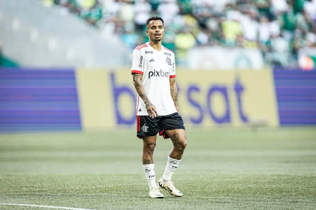 Allan, do Flamengo, vem sendo criticado pela torcida - Foto: Leonardo Lima/AGIF.