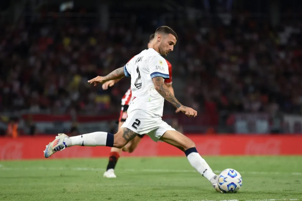 Flamengo negocia chegada de Emanuel Mammana
(Photo by Joaquín Camiletti/Getty Images)