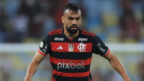 RIO DE JANEIRO, BRAZIL - NOVEMBER 13: Fabricio Bruno of Flamengo controls the ball during the match between Flamengo and Atletico Mineiro as part of Brasileirao 2024 at Maracana Stadium on November 13, 2024 in Rio de Janeiro, Brazil. (Photo by Buda Mendes/Getty Images)