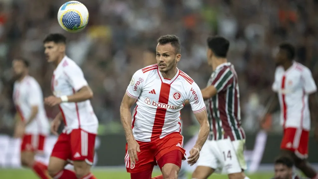 Renê comemora acerta com o Fluminense