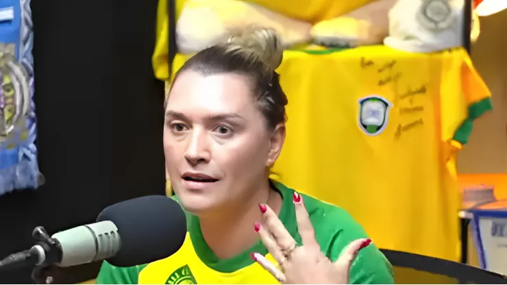 Ana Thaís criticou o ex-jogador do Palestra.