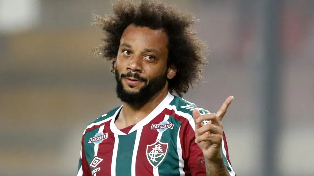 Marcelo em partida pelo Fluminense - Foto: Daniel Apuy/Getty Images.