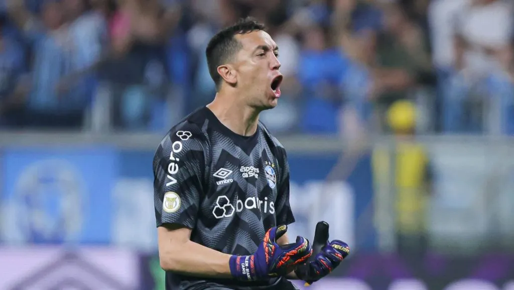 Marchesín, goleiro do Grêmio, construiu uma identificação interessante. Foto: Maxi Franzoi/AGIF