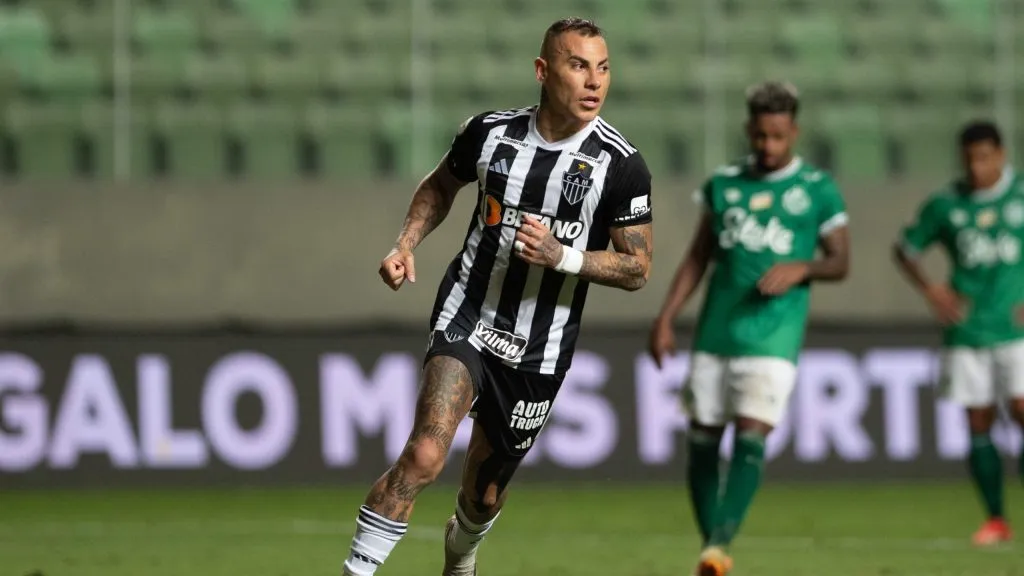 Futuro de Eduardo Vargas tem novidade no Vasco para temporada