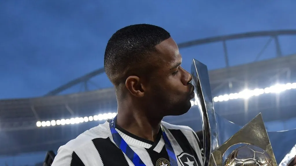 Foto: Thiago Ribeiro/AGIF – Júnior Santos deve virar reforço do Atlético-MG em negócio de R$ 45 milhões.