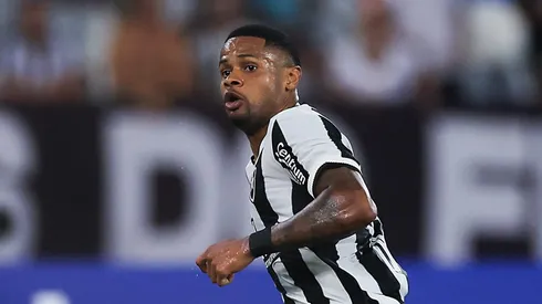 Júnior Santos é ausência em reapresentação do Botafogo - Foto: Buda Mendes/Getty Images