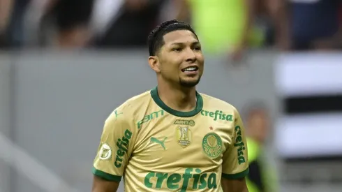 Rony, jogador do Palmeiras, durante partida contra o Vasco no estádio Mane Garrincha pelo Campeonato Brasileiro
