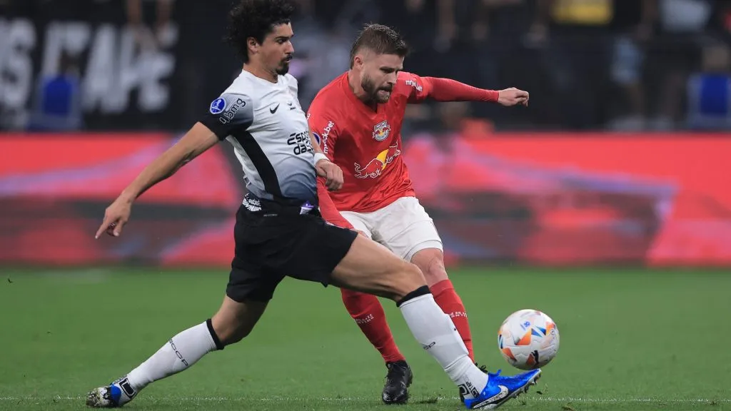 André Ramalho e Eduarda Sasha. Foto: Ettore Chiereguini/AGIF