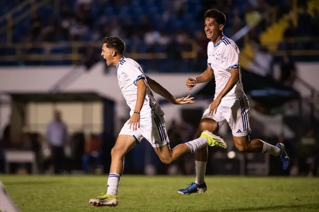 Jogadores da base do Cruzeiro surpreendem na Copinha em vitória sobre a Lusa nesta terça-feira(14/01). Foto: Otavio Silva/Cruzeiro