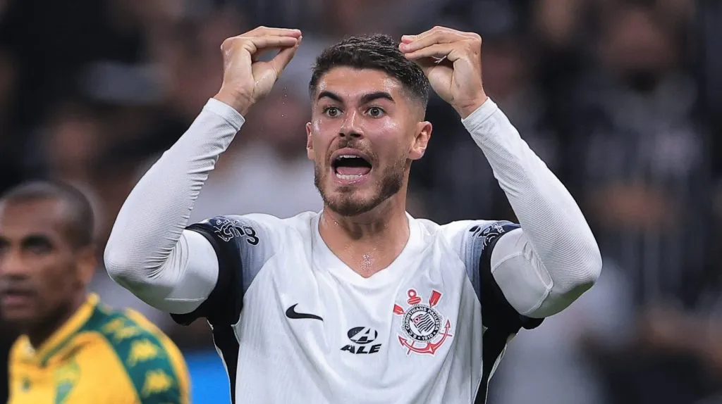 Pedro Raul até agora é uma decepção no Corinthians - Foto: Ettore Chiereguini/AGIF.