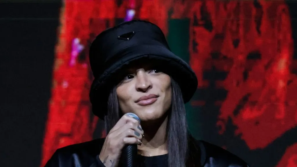 Foto: Alexandre Schneider/Getty Images – Pabllo Vittar, artista pop brasileira, não gostou da publicação da jornalista do Jogo Aberto.