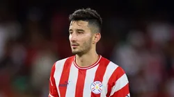 Villasanti, volante do Grêmio e da Seleção Paraguaia - Foto: Fran Santiago/Getty Images