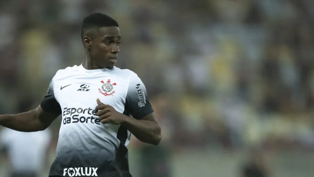 Foto: Jorge Rodrigues/AGIF – Zagueiro tem contrato no Timão até 2027, mas deve ser negociado.