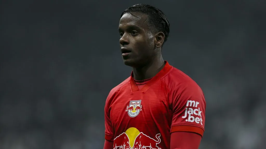 Helinho entra no radar do Santos após pedido de Caixinha – Foto: Ricardo Moreira/Getty Images