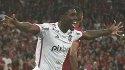 Evertton Araujo jogador do Flamengo comemora seu gol durante partida contra o Athletico-PR. Foto: Gabriel Machado/AGIF