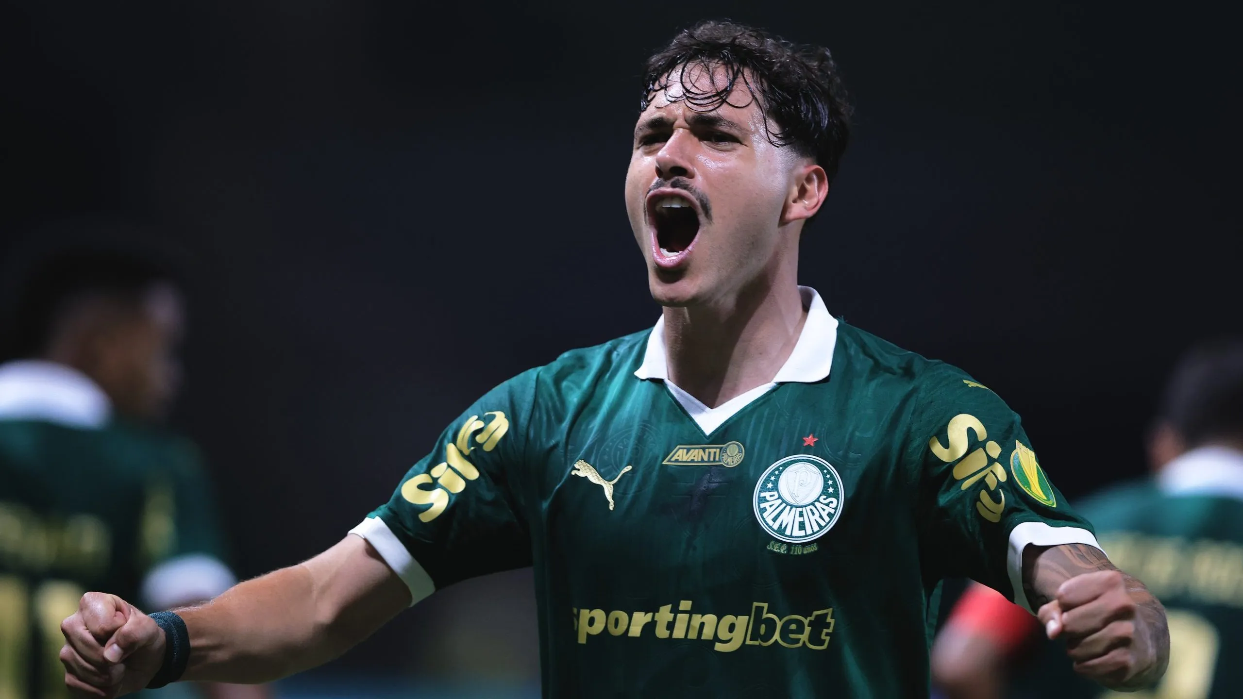 Maurício marca os dois gols e é o grande destaque da vitória do Palmeiras sobre a Portuguesa. Foto: Ettore Chiereguini/AGIF