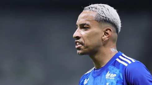 Matheus Pereira, jogador do Cruzeiro durante partida contra o São Paulo, em Orlando - Foto: Gilson Lobo/AGIF