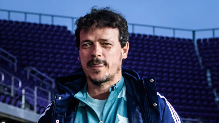 Diniz mal começou o ano e já está pressionado.