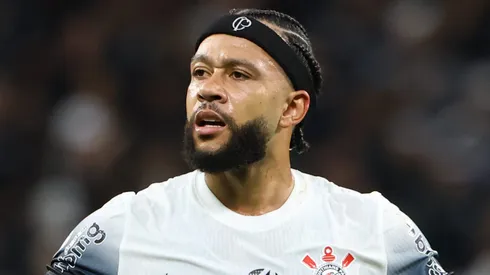 Memphis Depay em partida do Corinthians pelo Brasileirão 2024 Foto: Joisel Amaral/AGIF
