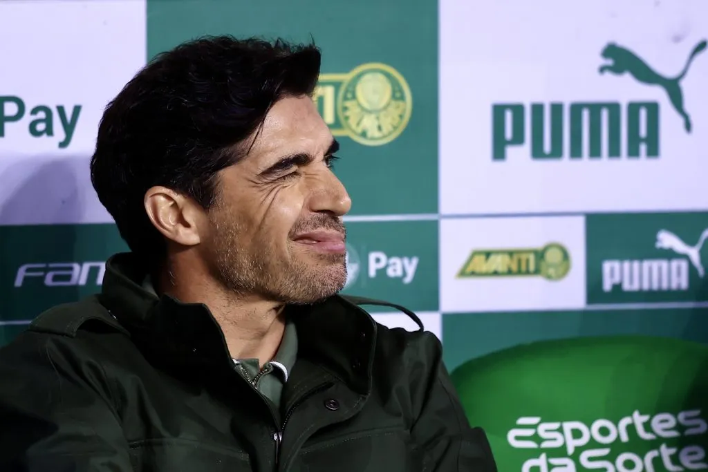 Abel Ferreira em partida entre Palmeiras x Grêmio pelo Brasileirão 2024 Foto: Marcello Zambrana/AGIF